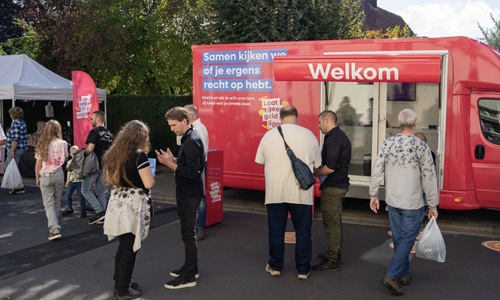 De ‘Laat geen geld liggen’-camper komt naar Oldambt